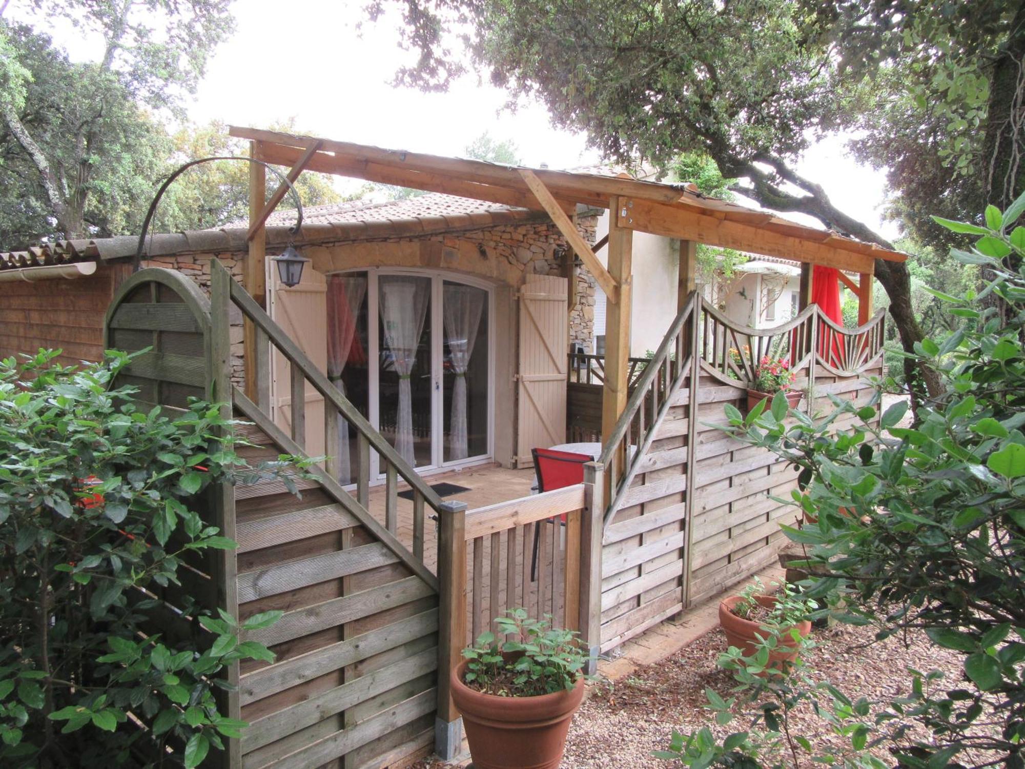 Domaine du bois gîte Marion Galargues Extérieur photo
