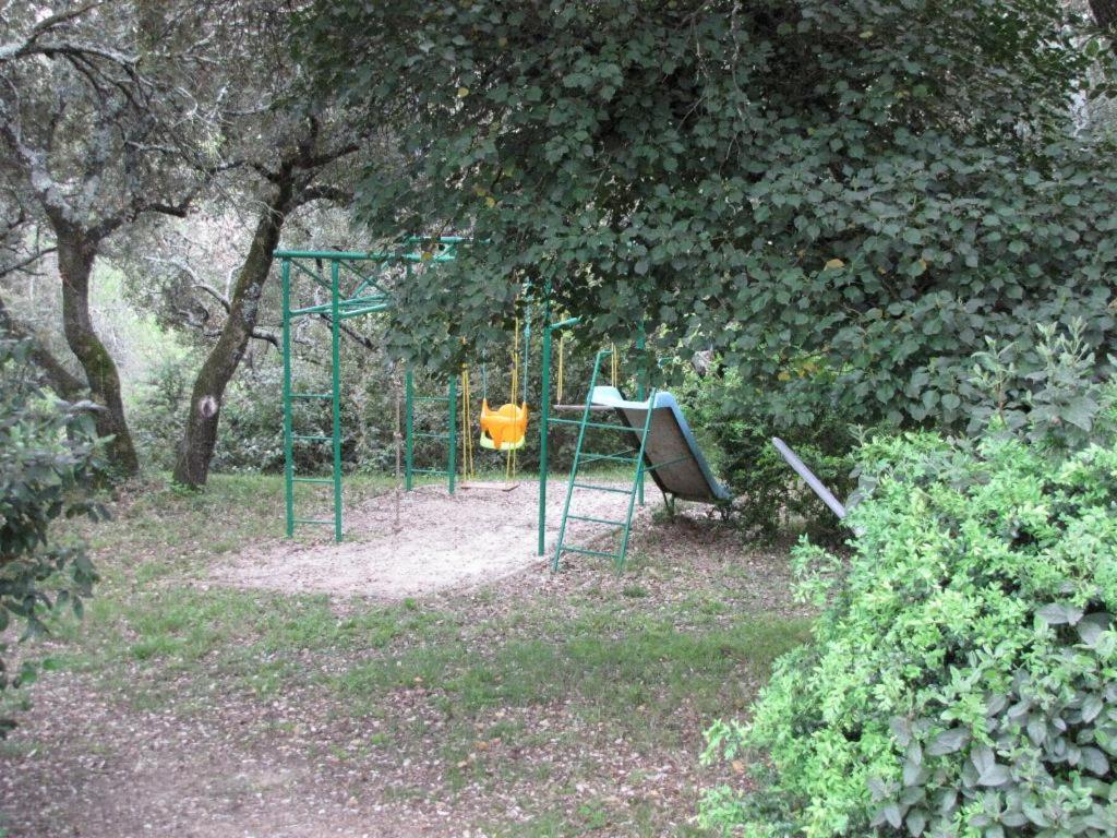 Domaine du bois gîte Marion Galargues Extérieur photo