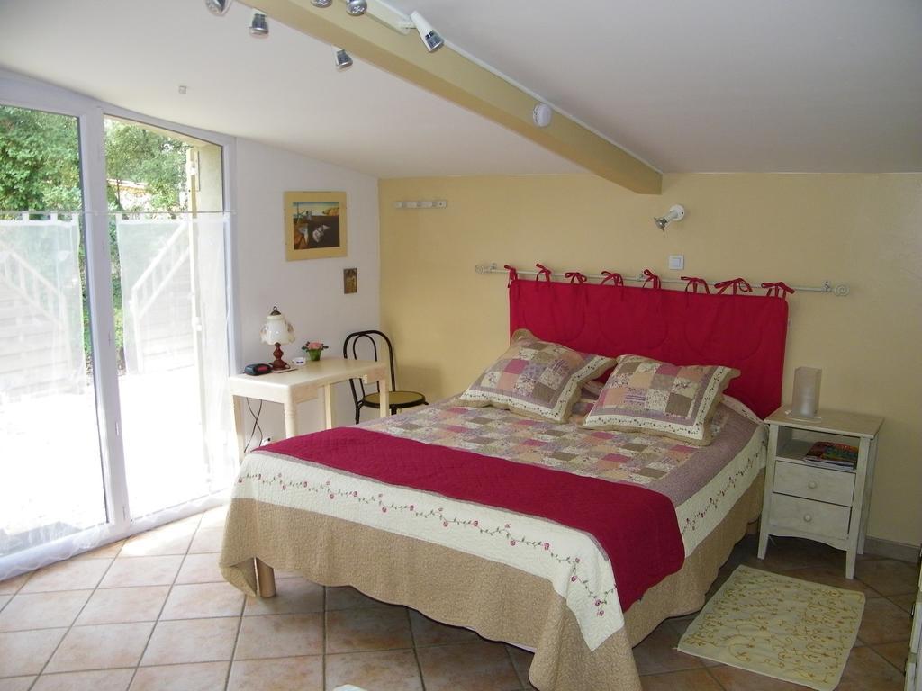 Domaine du bois gîte Marion Galargues Extérieur photo